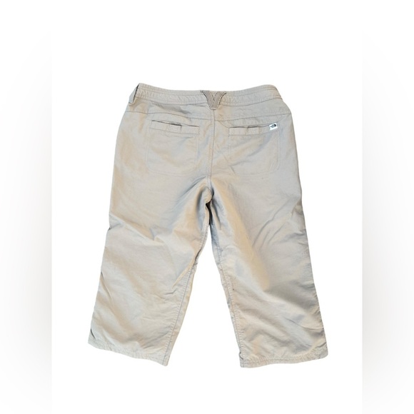 The North Face Bermuda Shorts  sz 8  Tan color - Picture 9 of 9